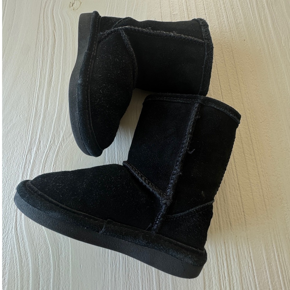 Bearpaw Emma Cozy Short Black Suede Faux Fur Lined Winter Boots Kids Size 8